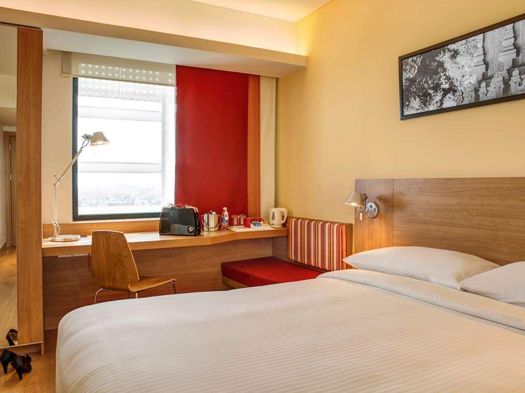 Ibis Kochi City Centre - An Accor Brand Экстерьер фото